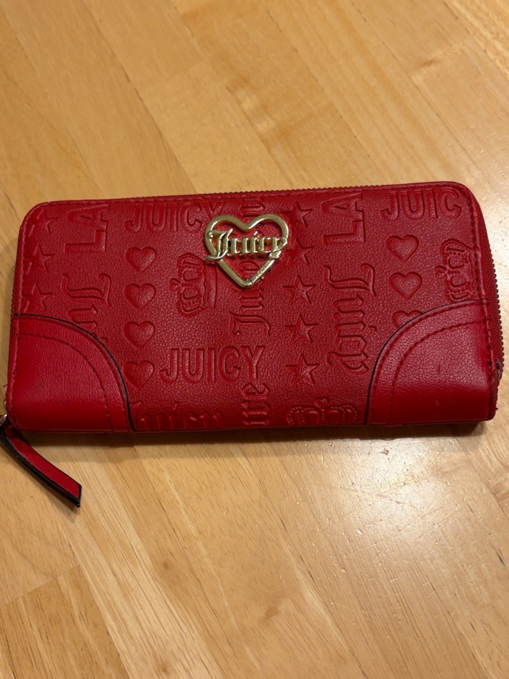 Juicy Couture Red Embossed Zip Wallet w/ Gold Heart Logo New w/o Tags clean